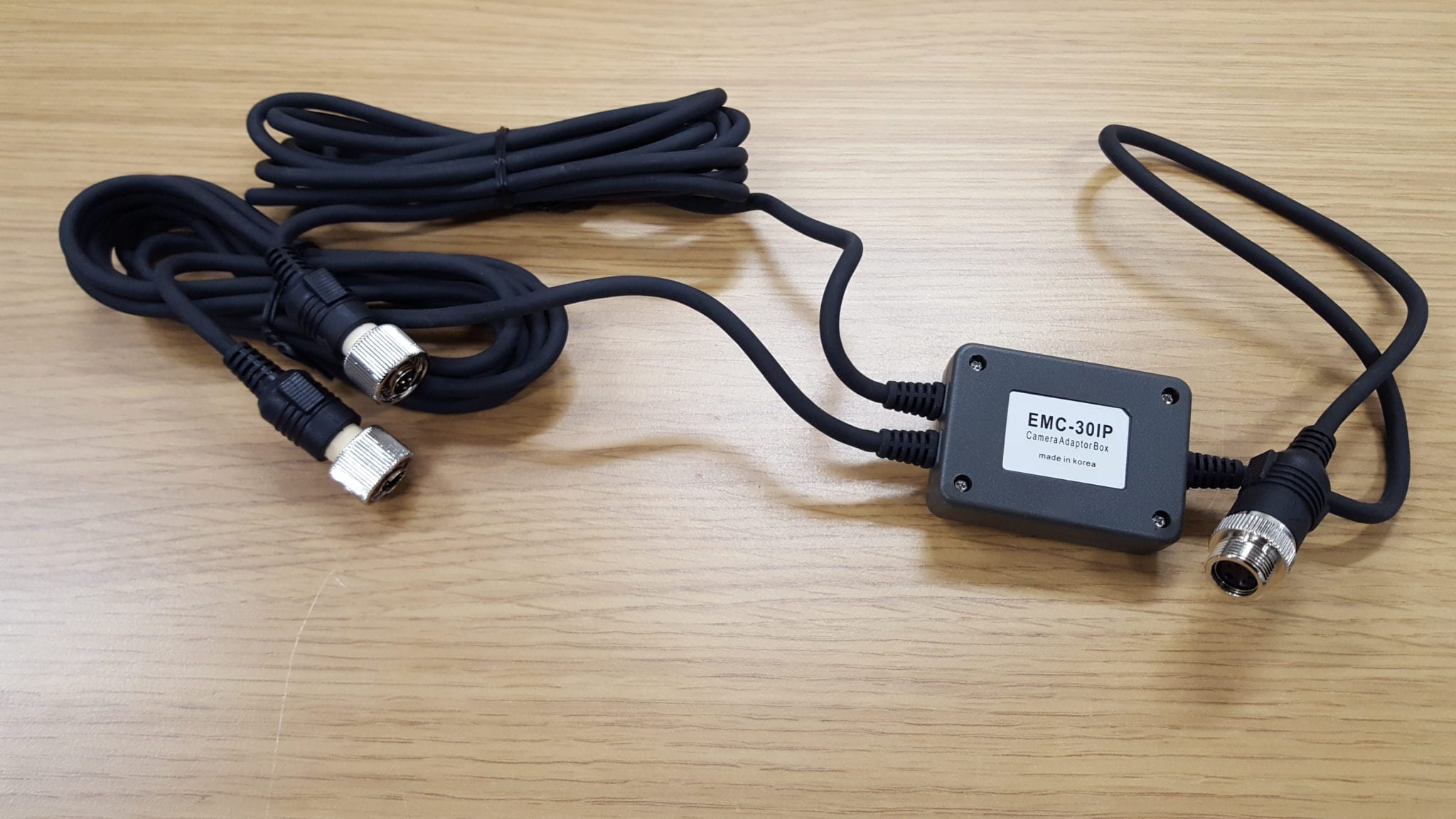 EMC-30IP, Förgreningskabel (från en kamera till två monitorer)