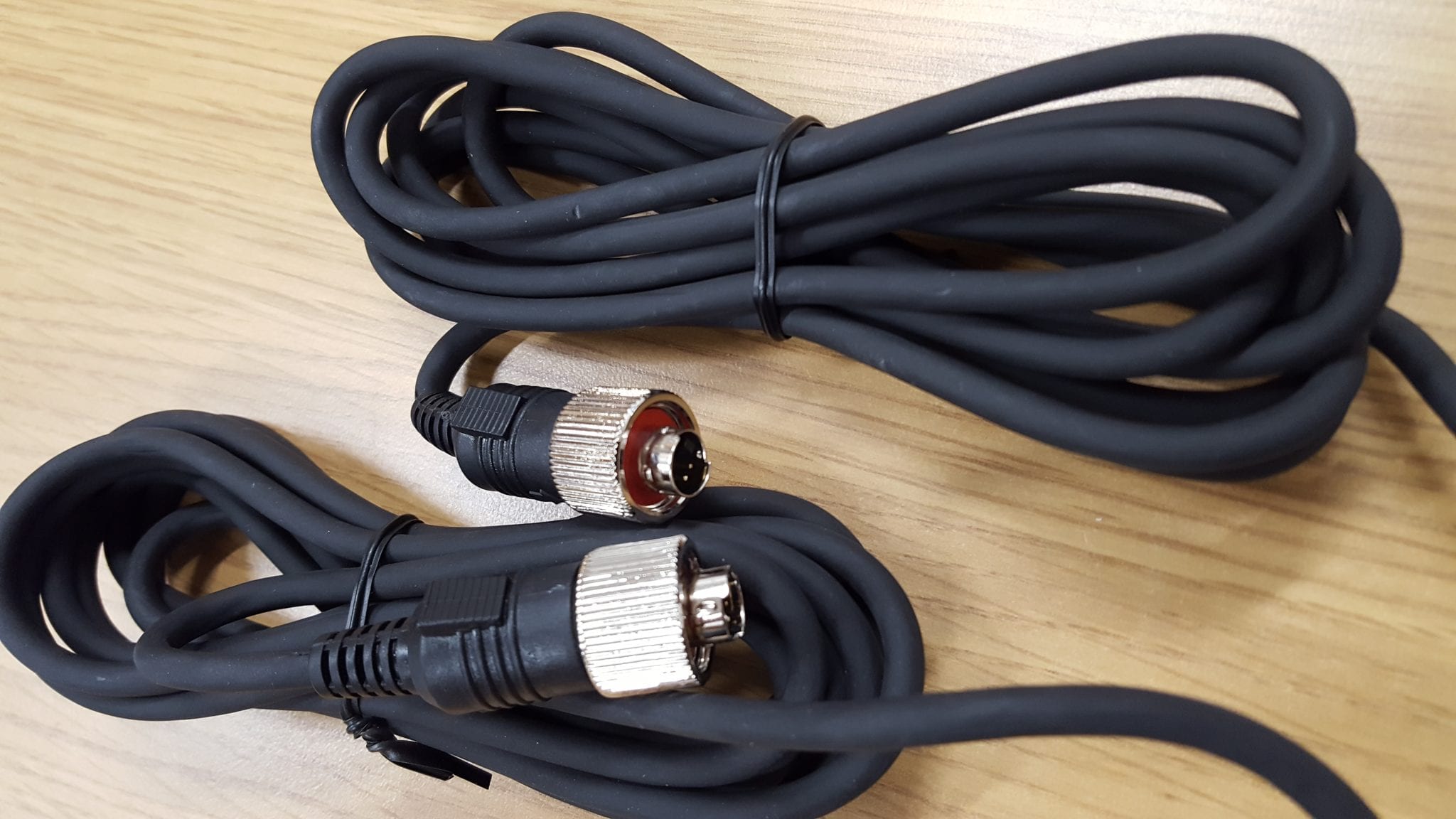 EMC-30IP, Förgreningskabel (från en kamera till två monitorer) - Bild 3